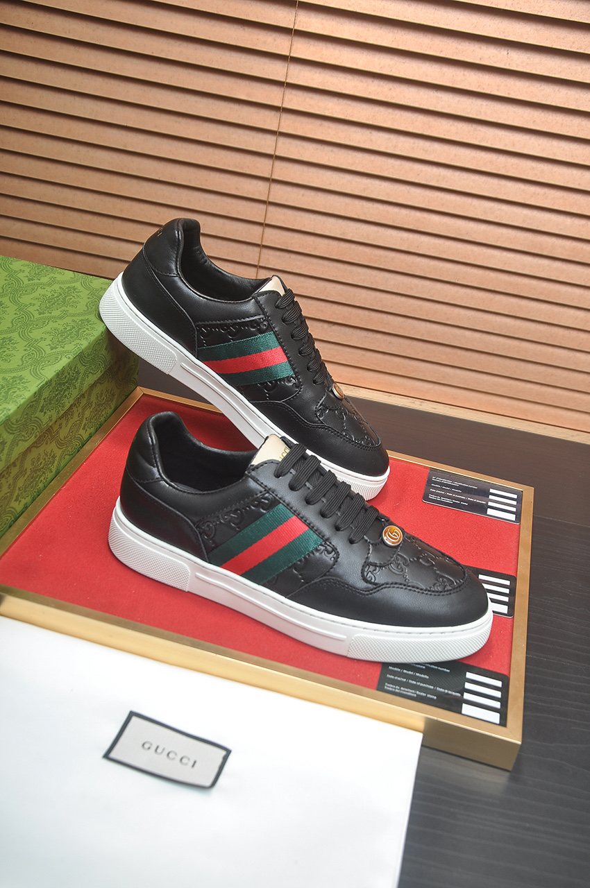 Gucci Green-Red Stripe Low-Top Sneakers — side