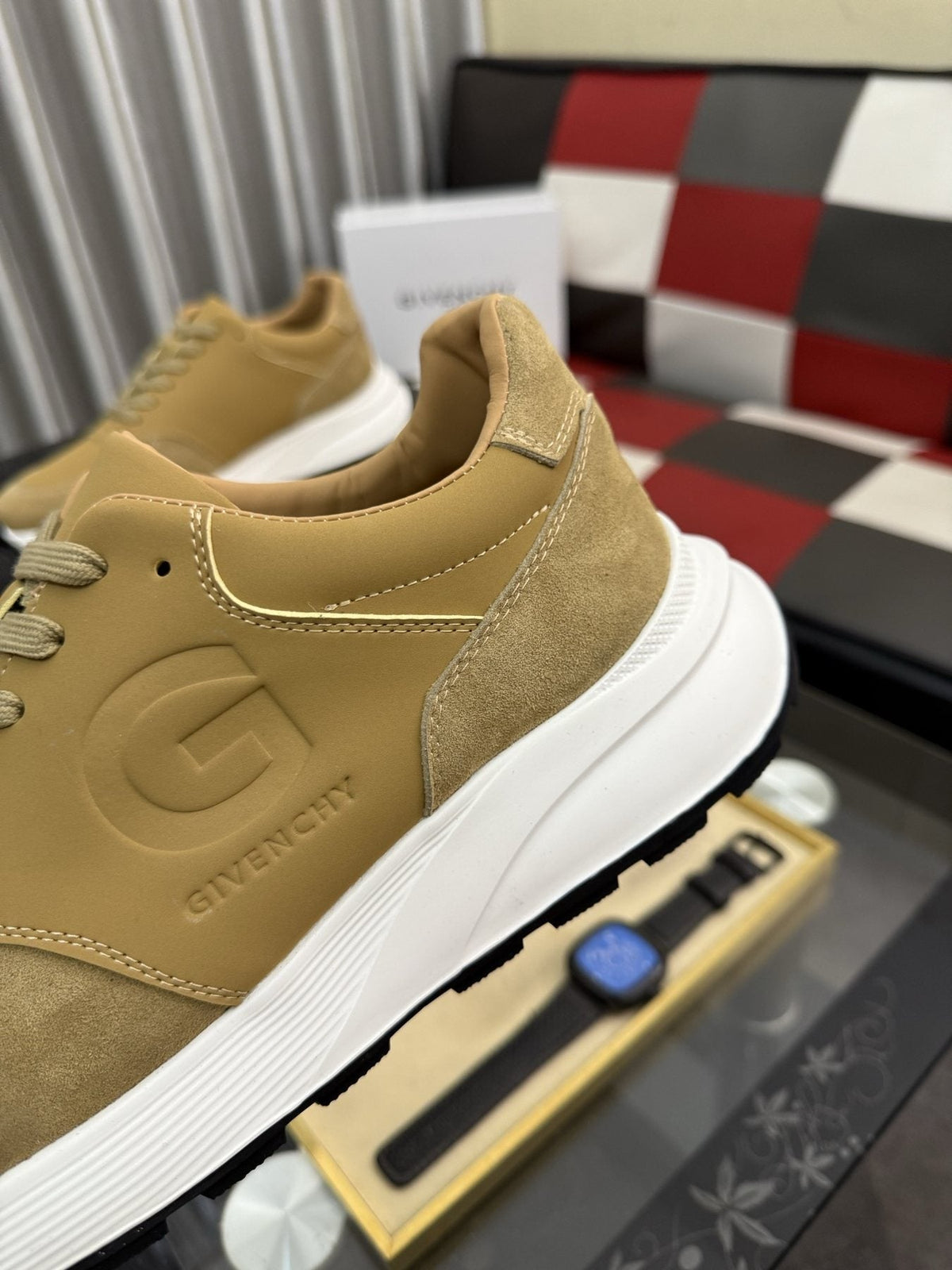 Givenchy Panel Low-Top Sneakers — detail