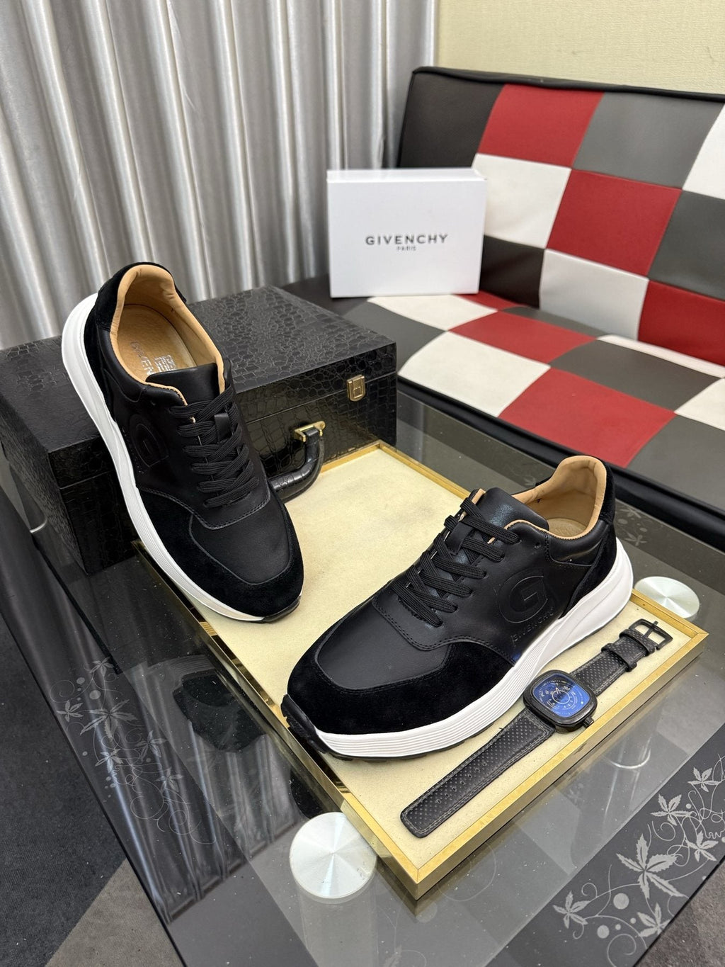 Givenchy Panel Low-Top Sneakers — side