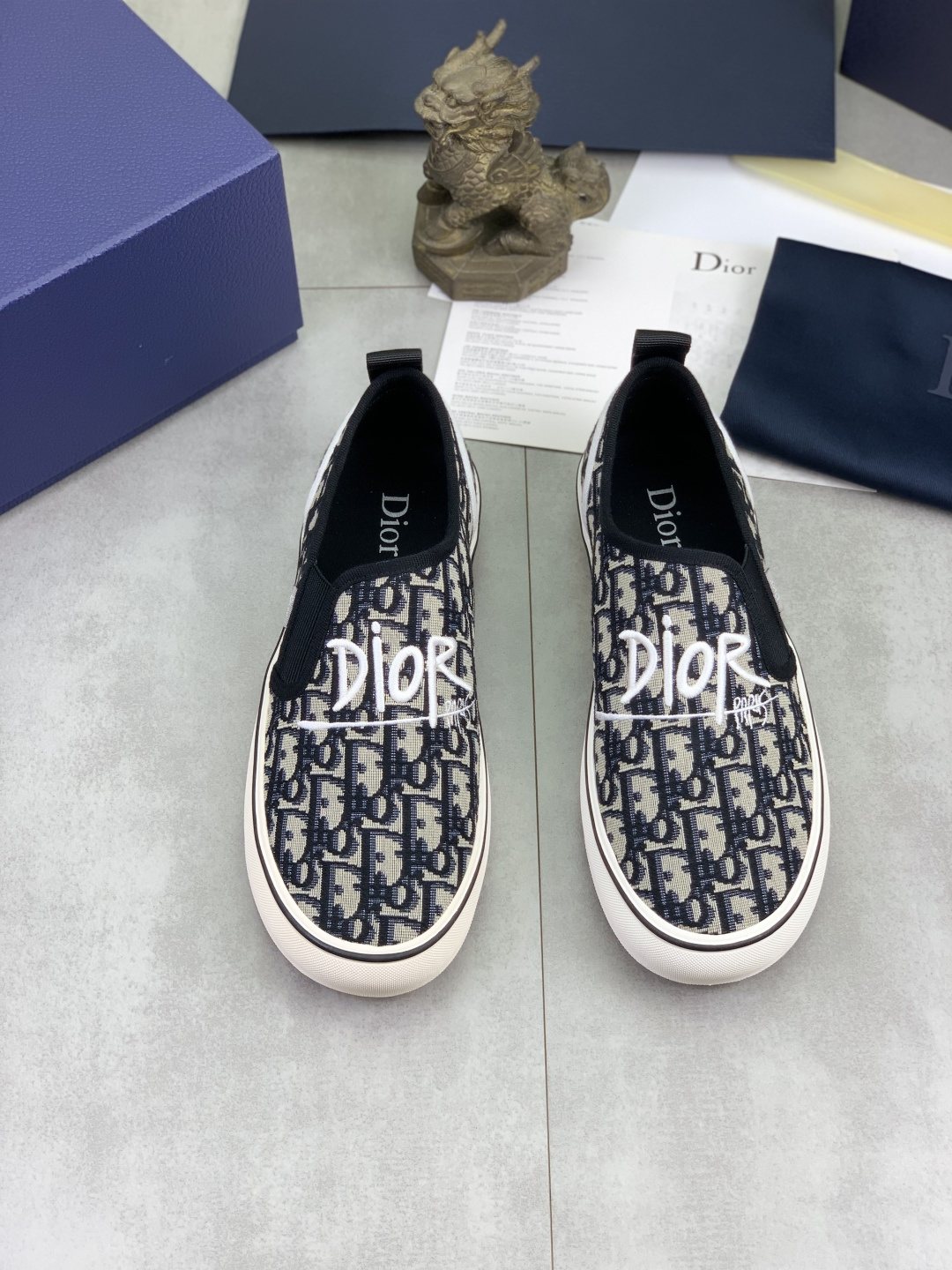 微商相册测试鞋子-Dior Navy Pattern Slip-On Sneakers — hero