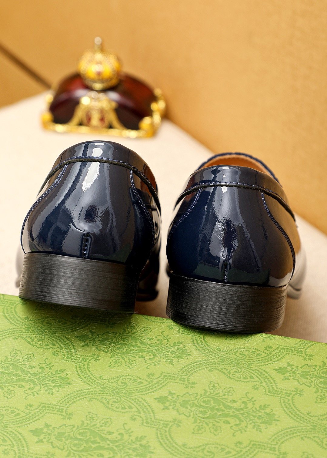 GUCCI Glossy Bit Loafers — detail