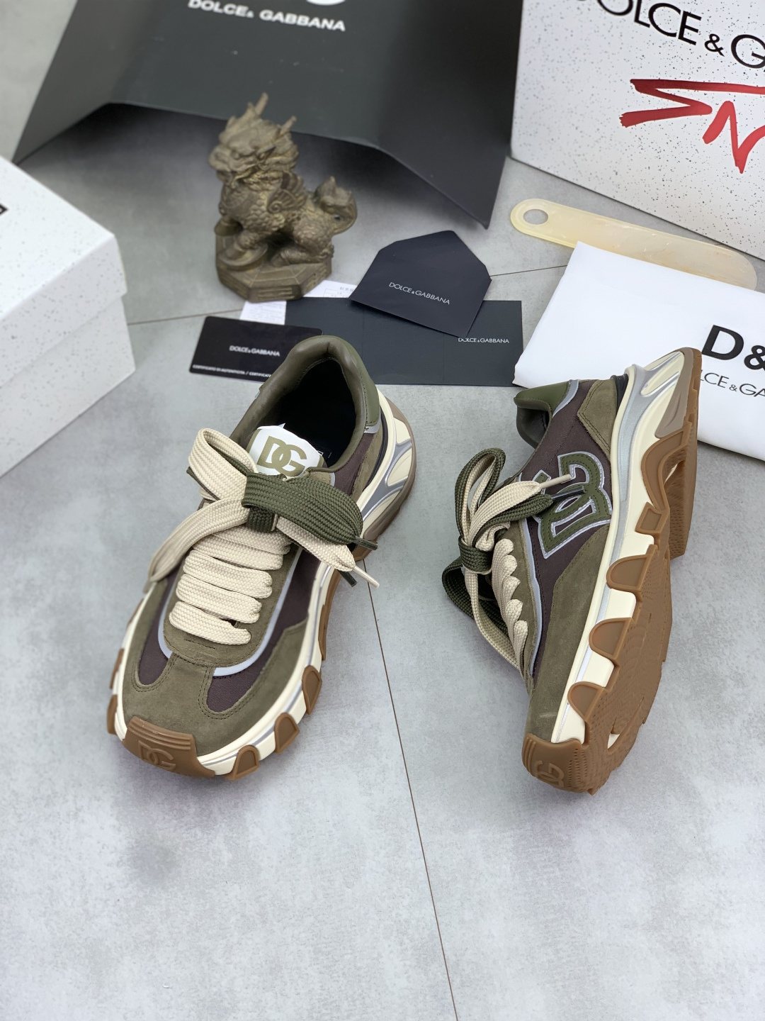 微商相册测试鞋子-Dolce & Gabbana Logo Panel Low-Top Sneakers — front