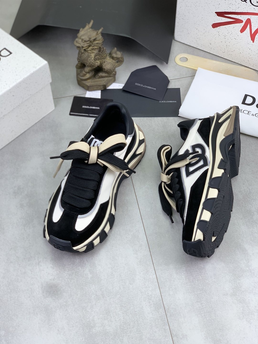 微商相册测试鞋子-Dolce & Gabbana Logo Panel Low-Top Sneakers — front