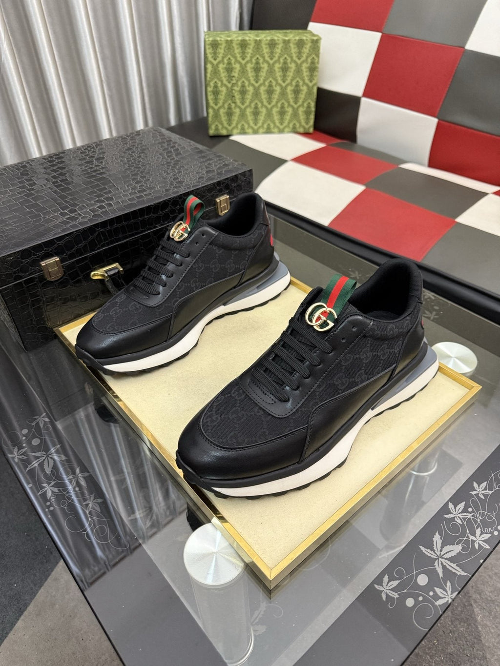 Gucci Patterned Panel Low-Top Sneakers — front