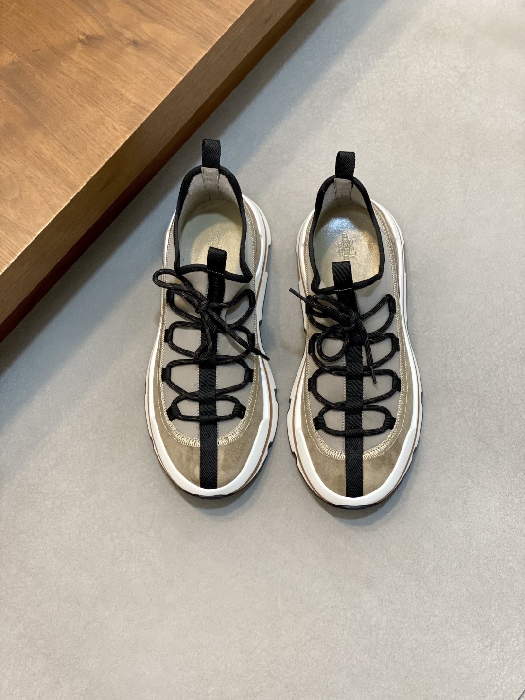 Hermès Bouncing Low-Top Sneakers — front