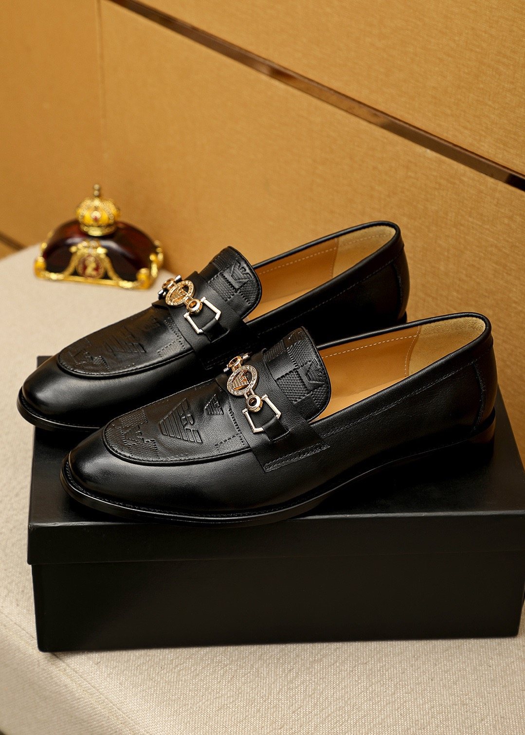 微商相册测试鞋子-Armani Black Embossed Bit Loafers — front