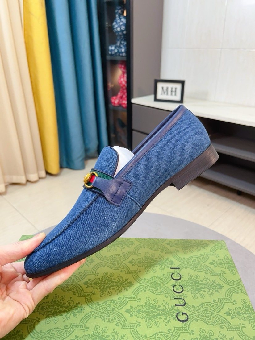 Gucci Horsebit Detail Loafers — side