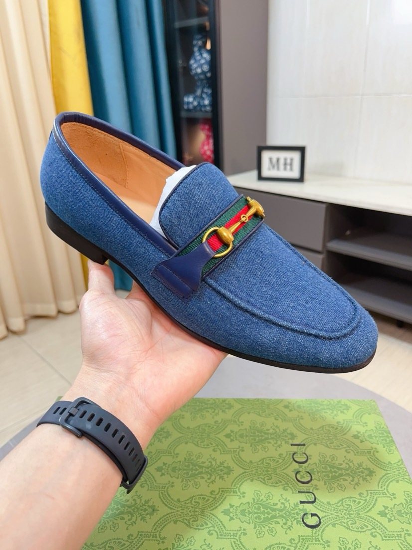 Gucci Horsebit Detail Loafers — front