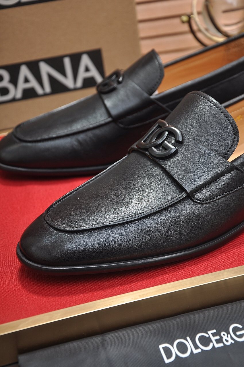 Dolce & Gabbana Bernini Buckle Loafers — detail