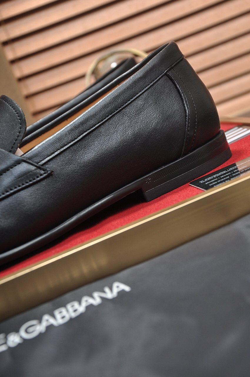 Dolce & Gabbana Bernini Buckle Loafers — detail