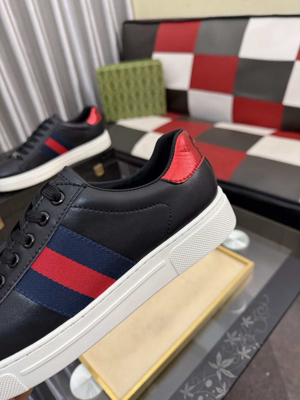 Gucci Stripe Low-Top Sneakers — detail