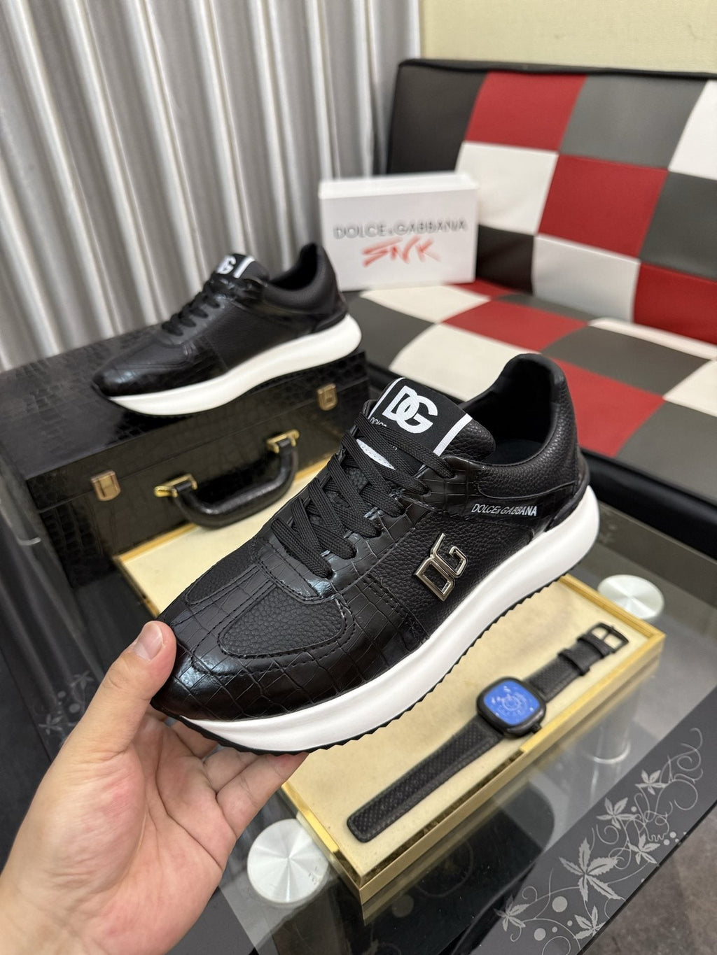 Dolce & Gabbana Metallic DG Logo Low-Top Sneakers — model