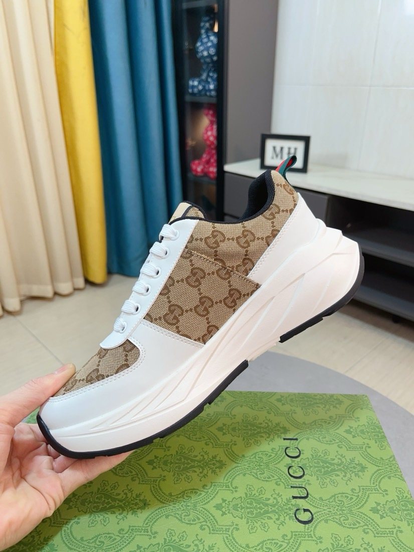 Gucci Patterned Lace-Up Low-Top Sneakers — side