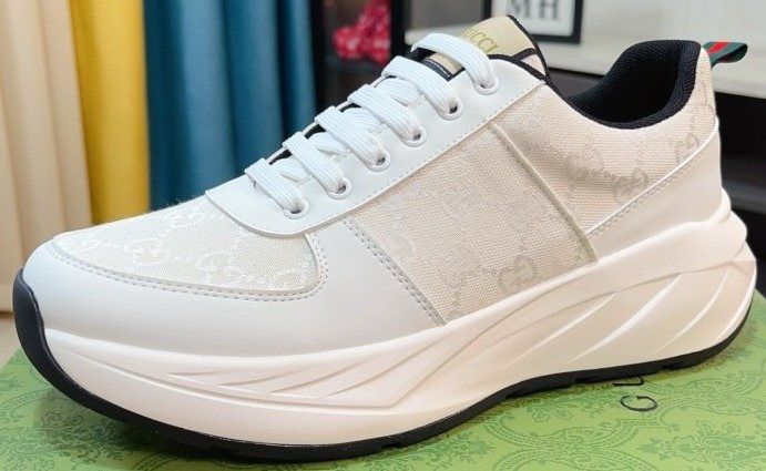 Gucci Patterned Lace-Up Low-Top Sneakers — front