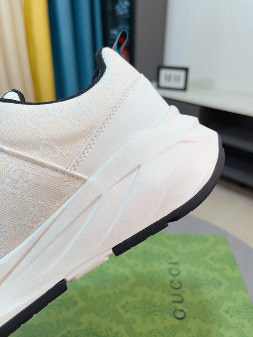 Gucci Patterned Lace-Up Low-Top Sneakers — back