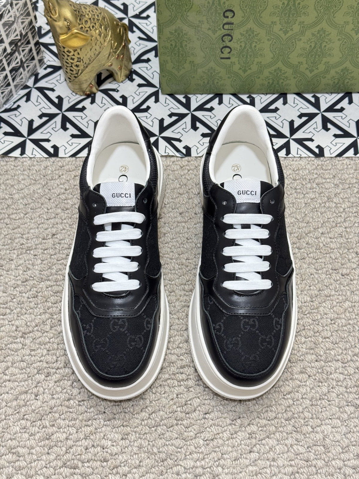 Gucci Patterned Low-Top Sneakers — hero