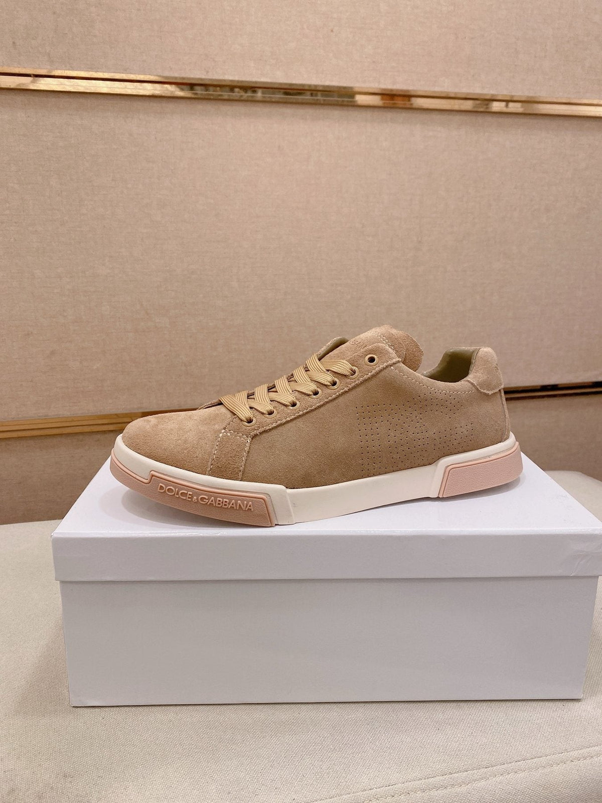 Dolce & Gabbana Low-Top Lace-Up Sneakers — front