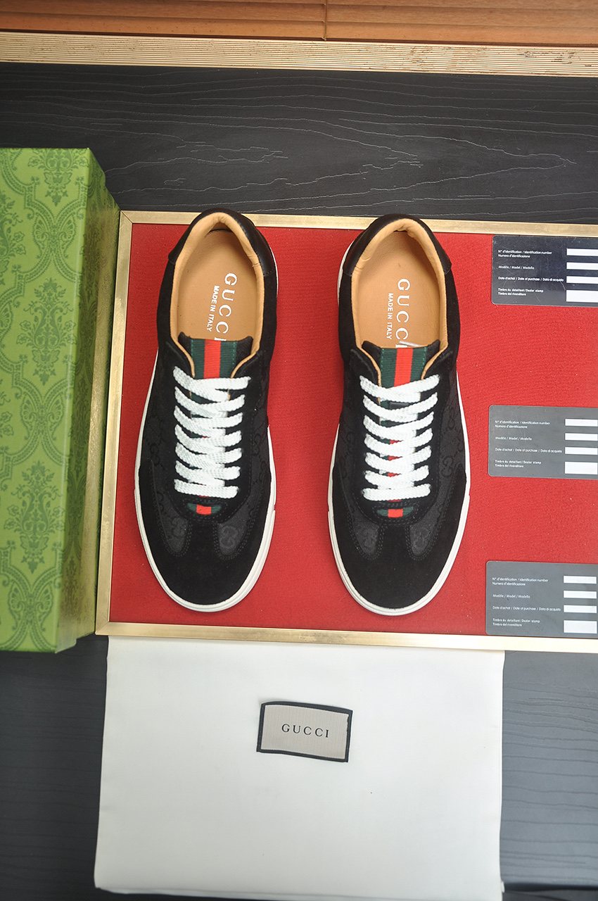 Gucci Black Patterned Low-Top Sneakers — front