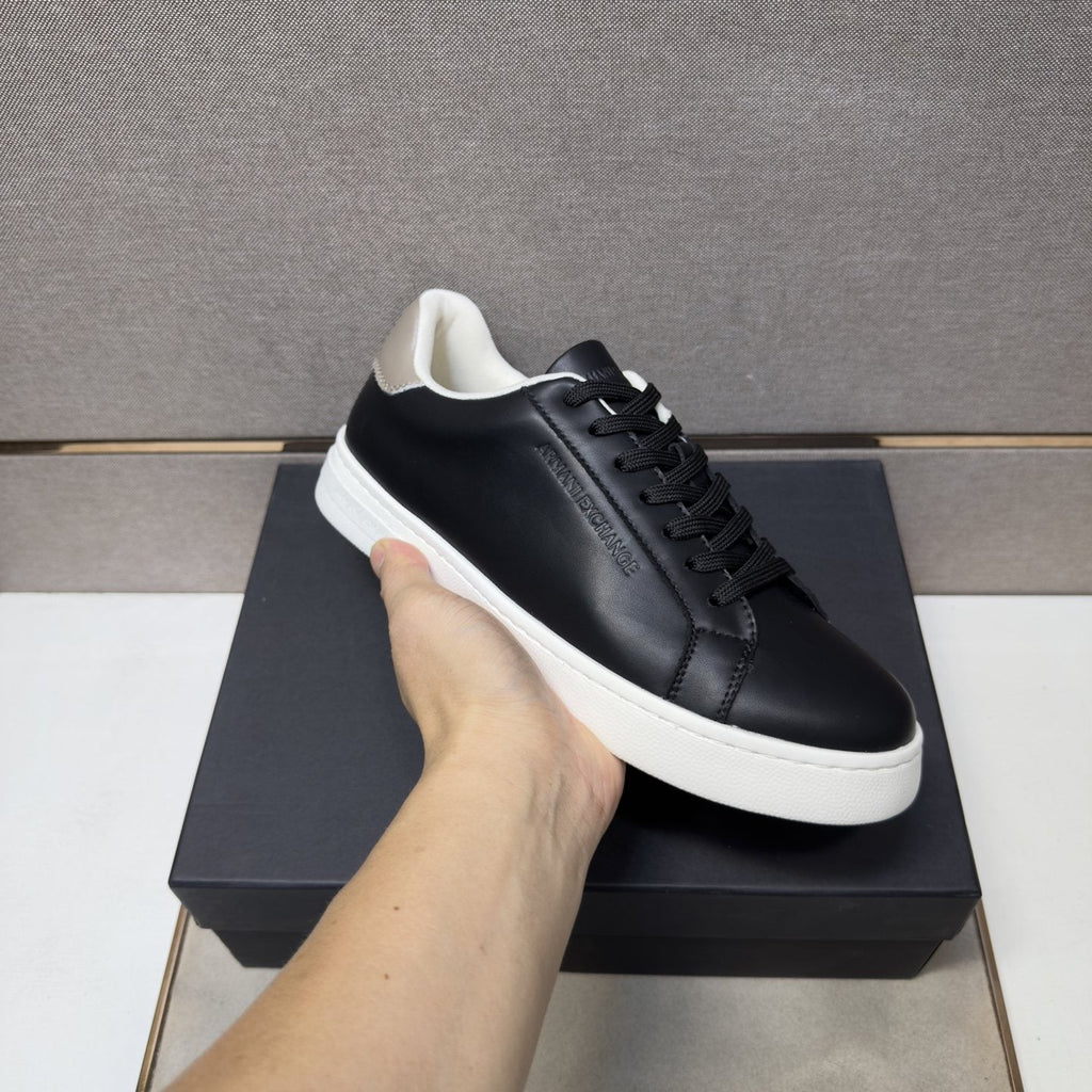 Armani Men’s Low-Top Sneakers — model