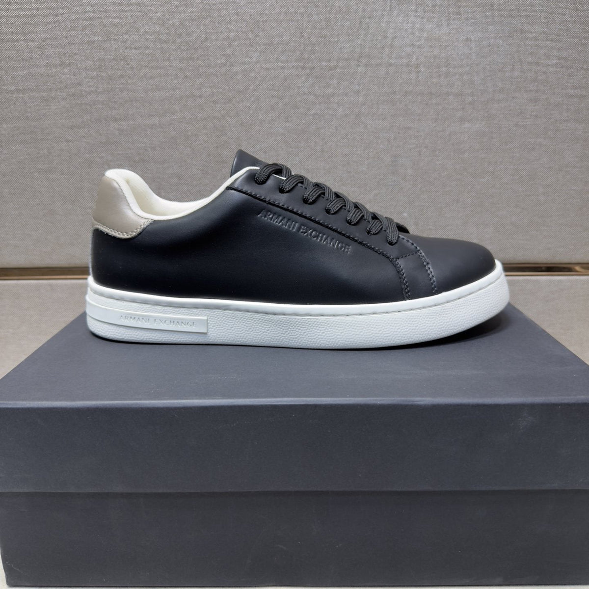 Armani Exchange Contrast Heel Low-Top Sneakers — side