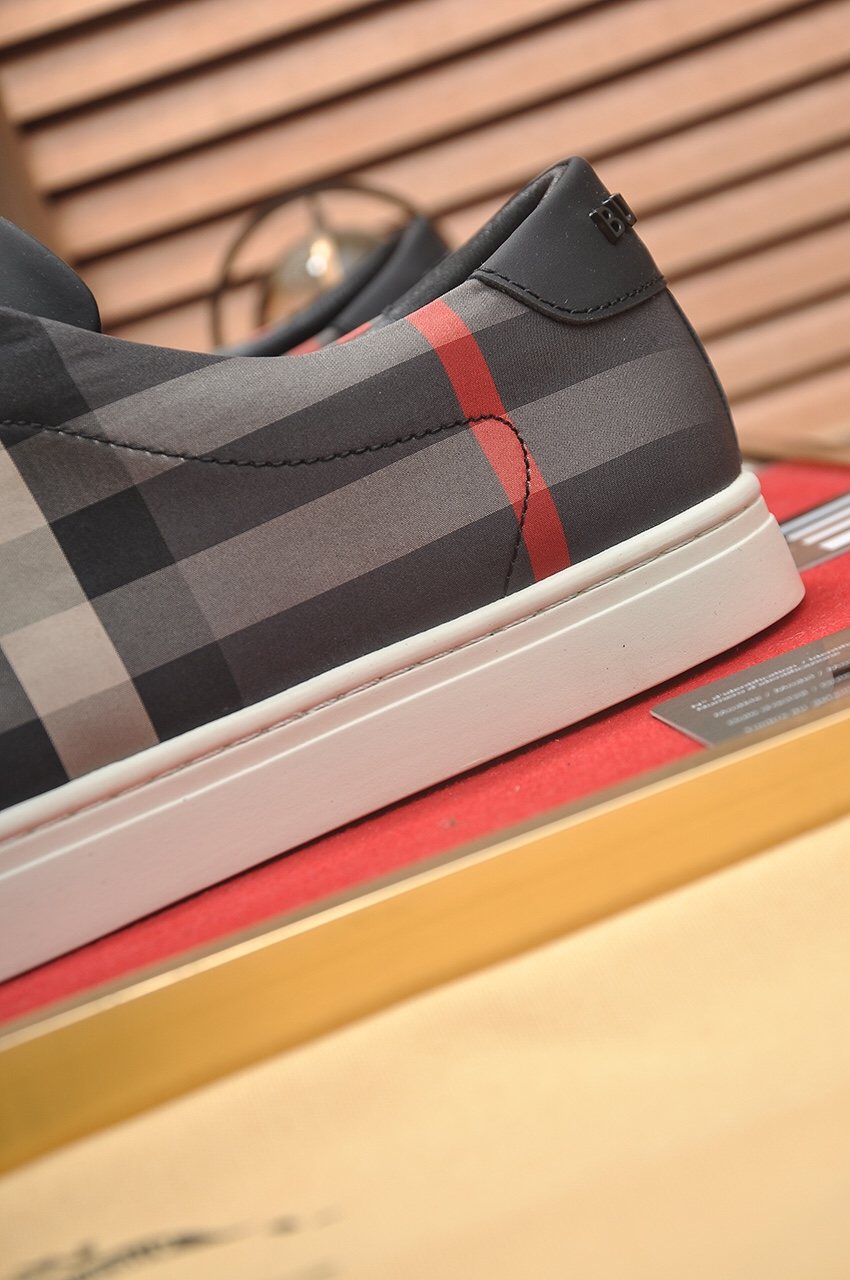 Burberry Black Check Sneakers — detail