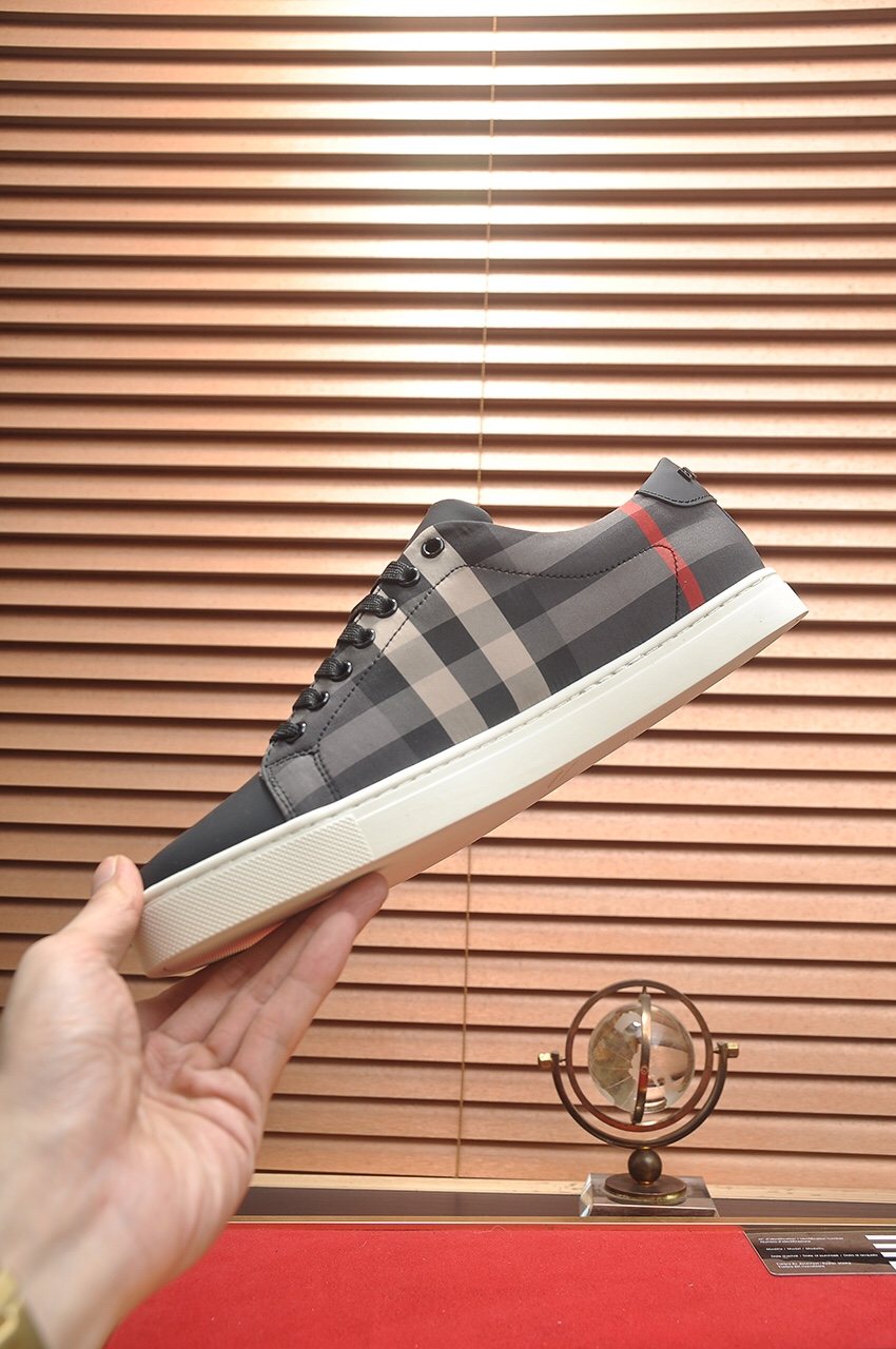 Burberry Black Check Sneakers — model