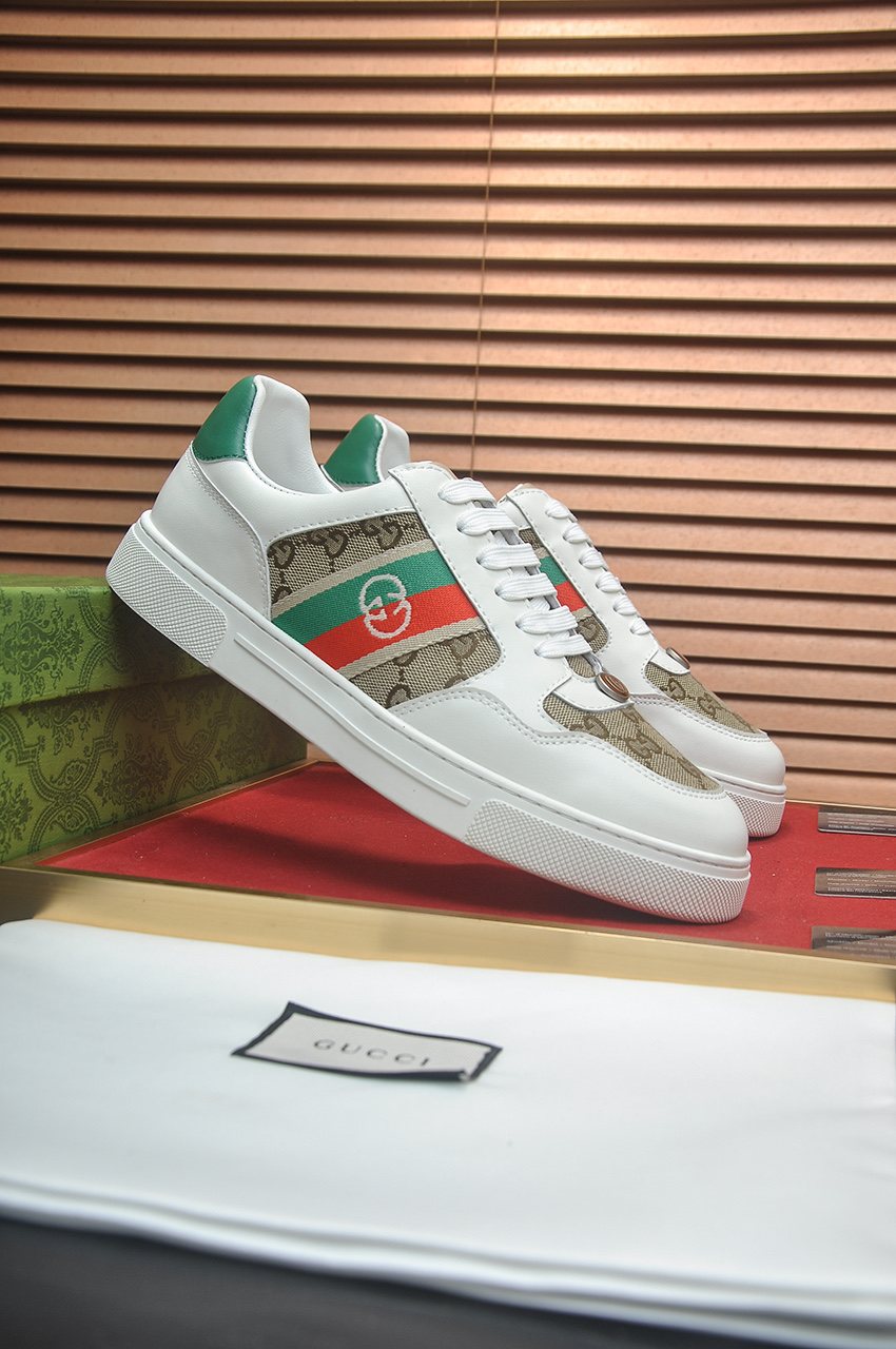 Gucci Red-Green Stripe Low-Top Sneakers — front