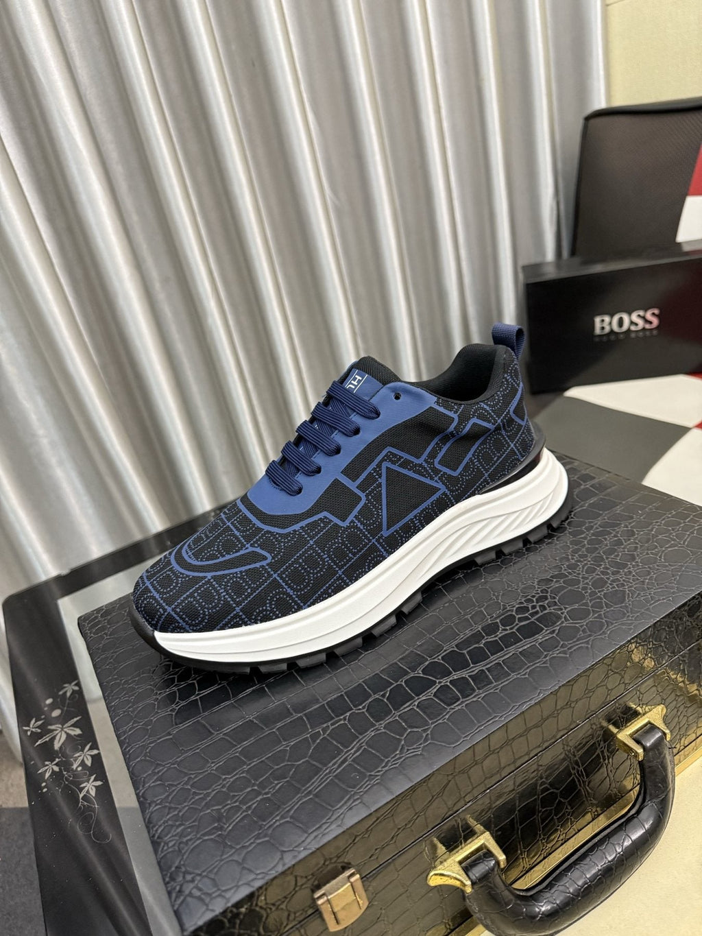 BOSS Patterned Low-Top Sneakers — front