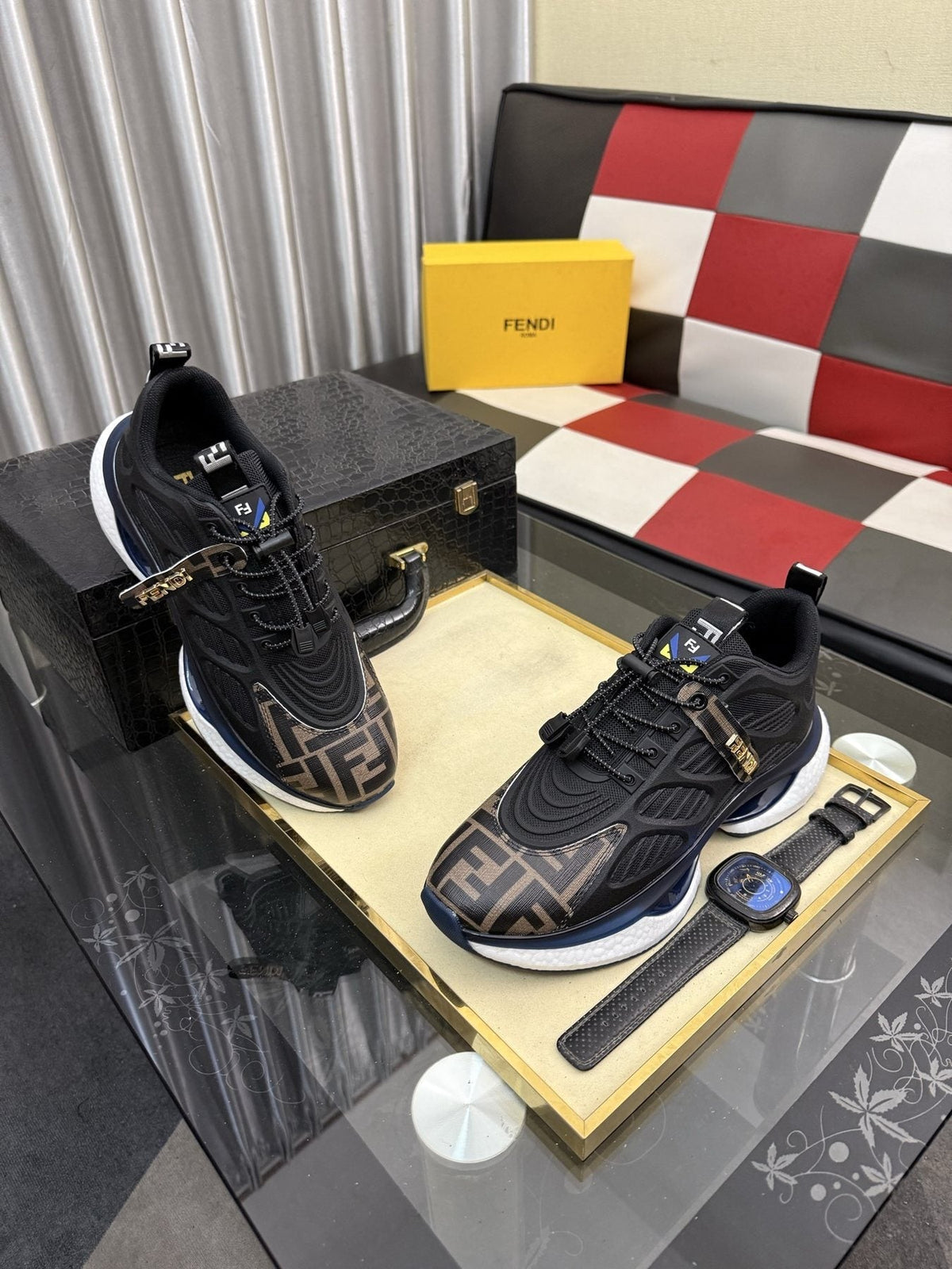 Fendi Patterned Toe Low-Top Sneakers — side
