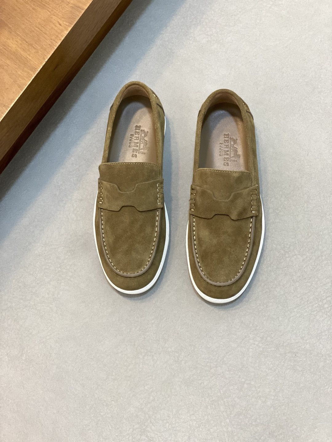 Hermès Contrast Sole Loafers — front