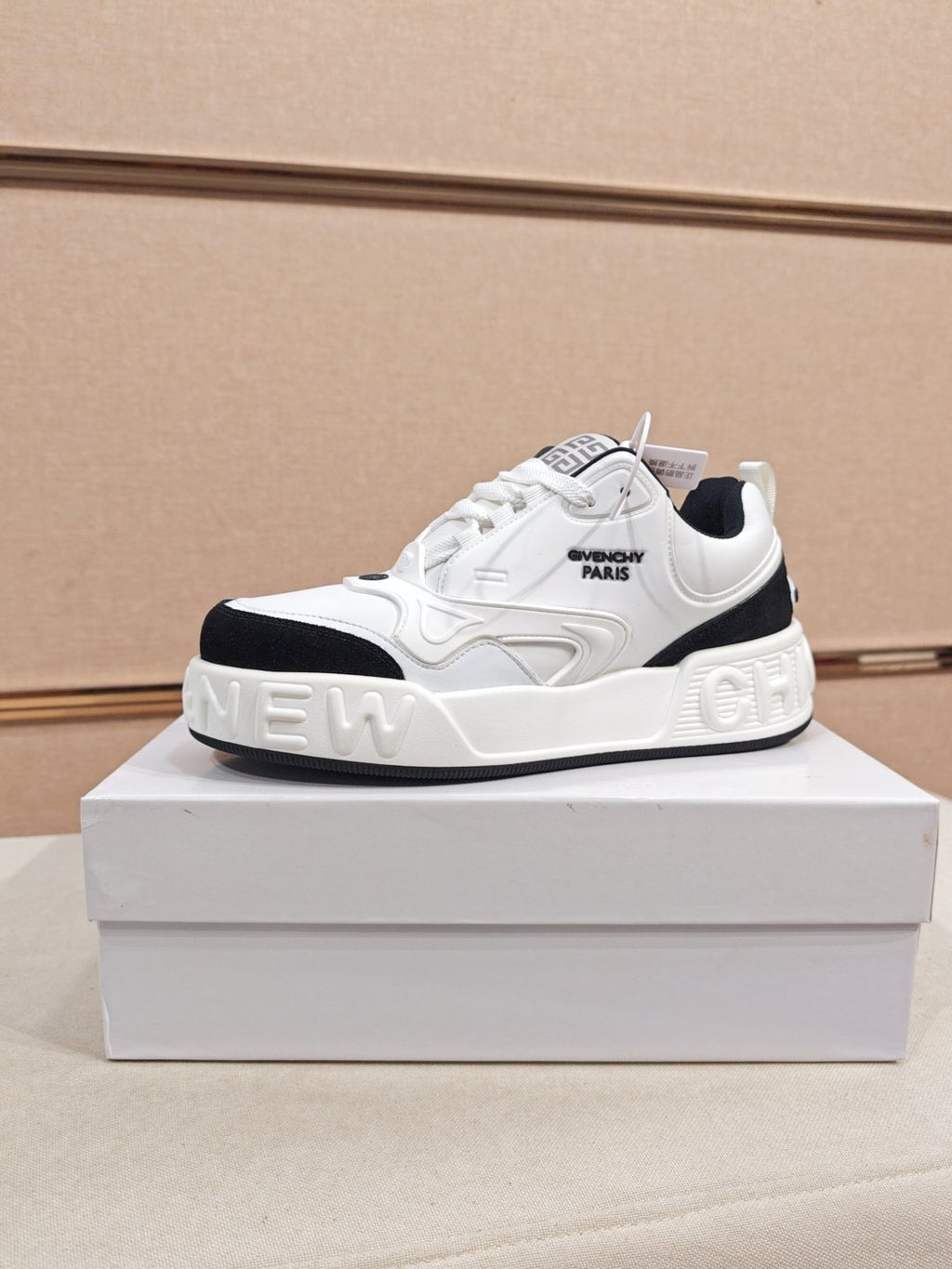 Givenchy Logo Low-Top Sneakers — front