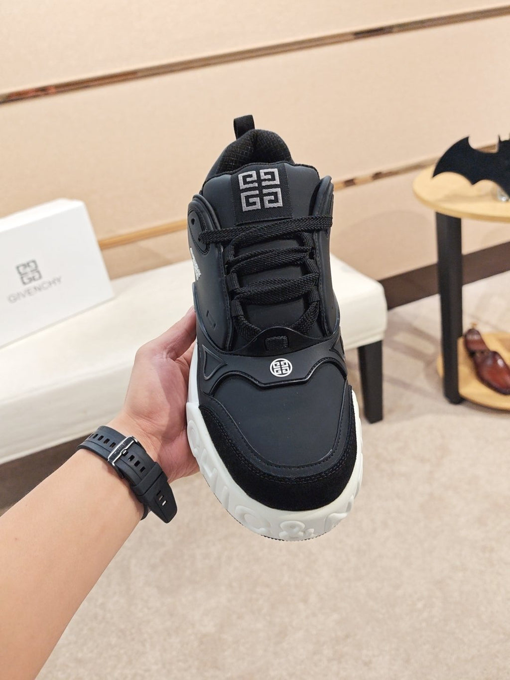 Givenchy Logo Low-Top Sneakers — front