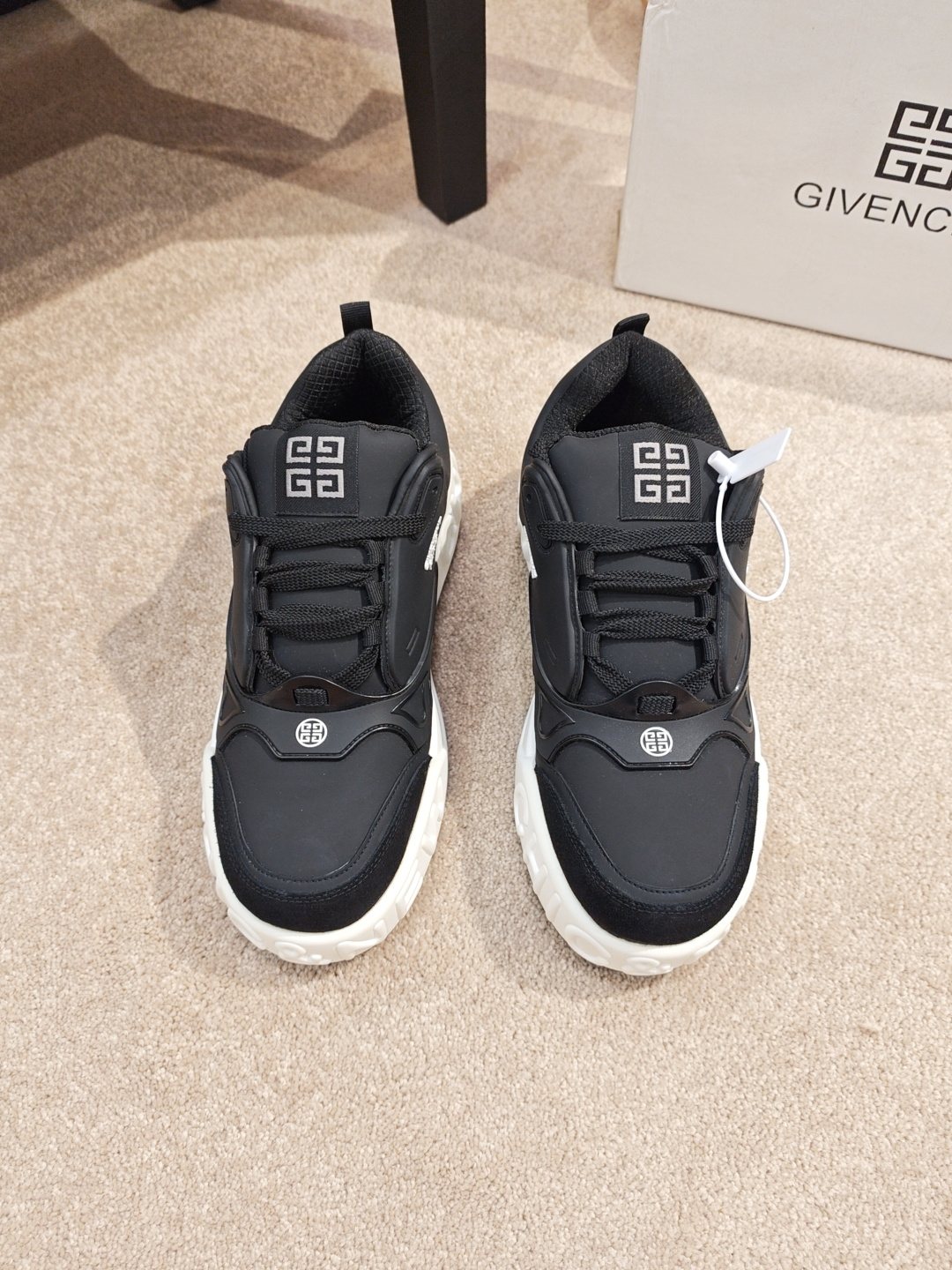 Givenchy Logo Low-Top Sneakers — front