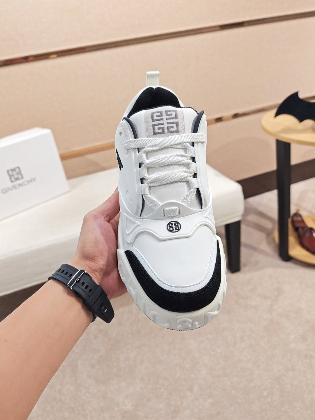 Givenchy Logo Low-Top Sneakers — side