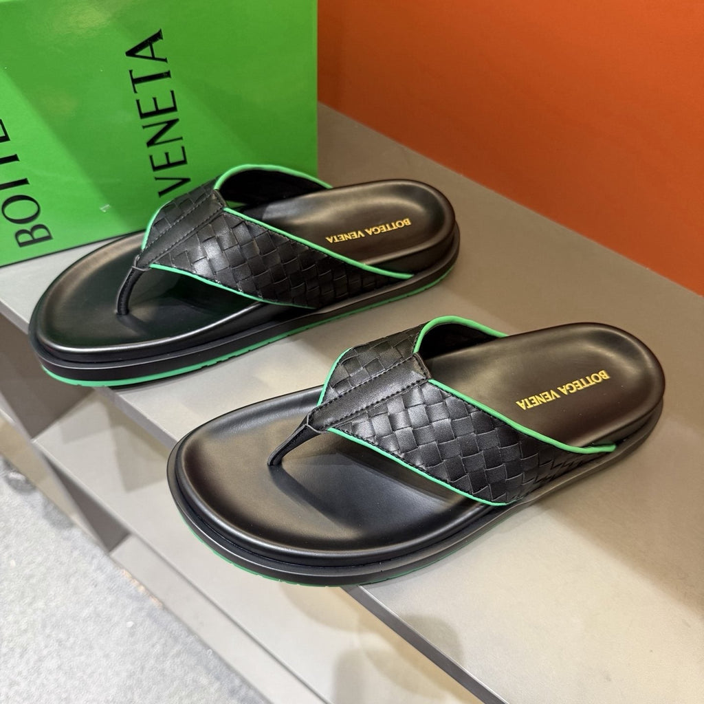 Bottega Veneta Black & Green Thong Sandals — front