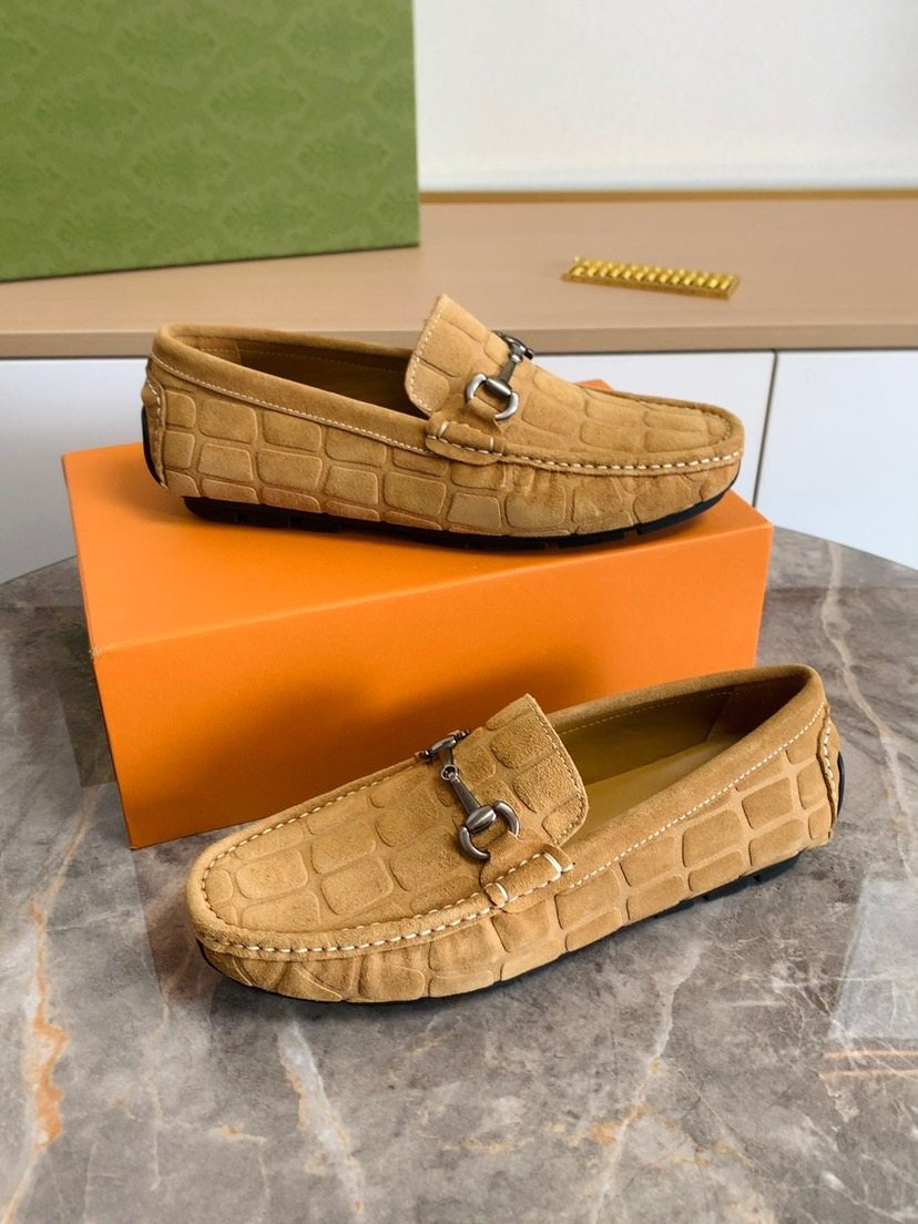 Gucci Textured Horsebit Loafers — side