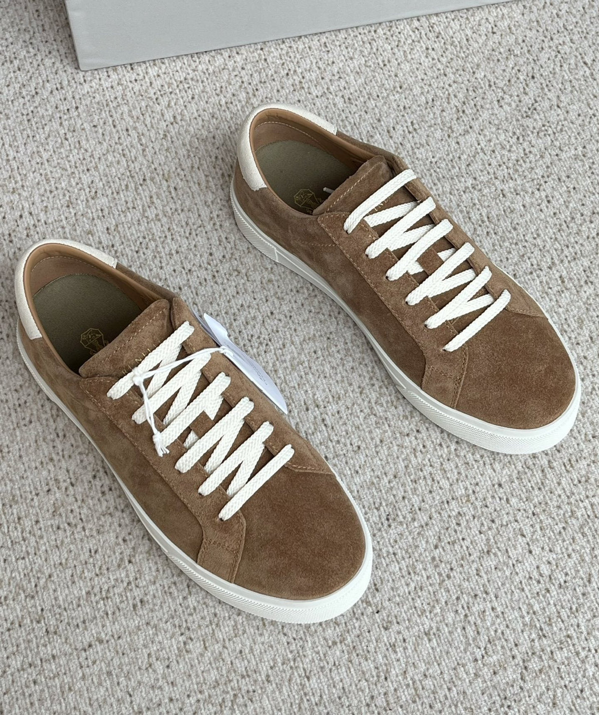Brunello Cucinelli Off-White Low-Top Sneakers — front