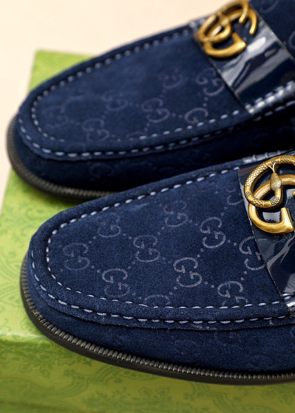 GUCCI Monogram Logo-Hardware Loafers — detail