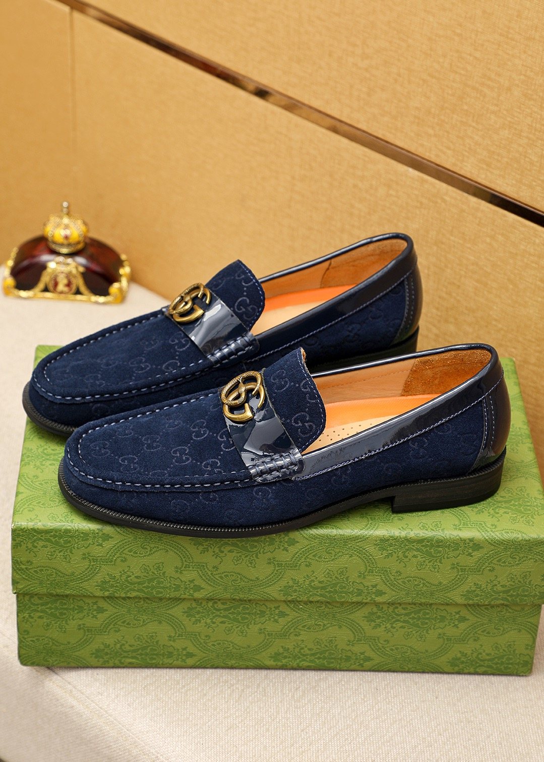 GUCCI Monogram Logo-Hardware Loafers — side