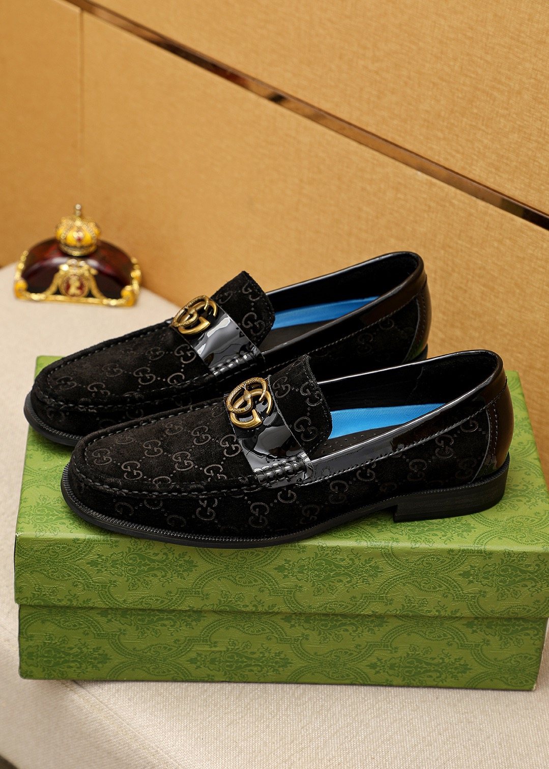 Gucci Patterned Hardware Loafers — front