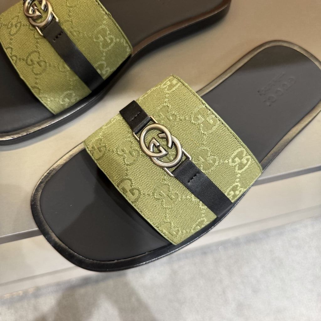 Gucci Patterned Strap Slide Sandals — detail