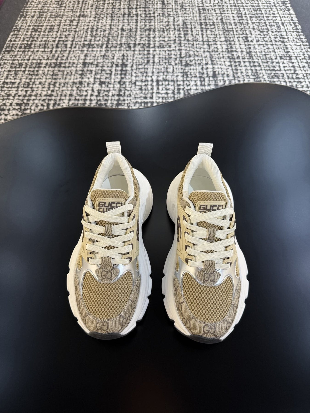 Gucci GG Logo Low-Top Sneakers — front