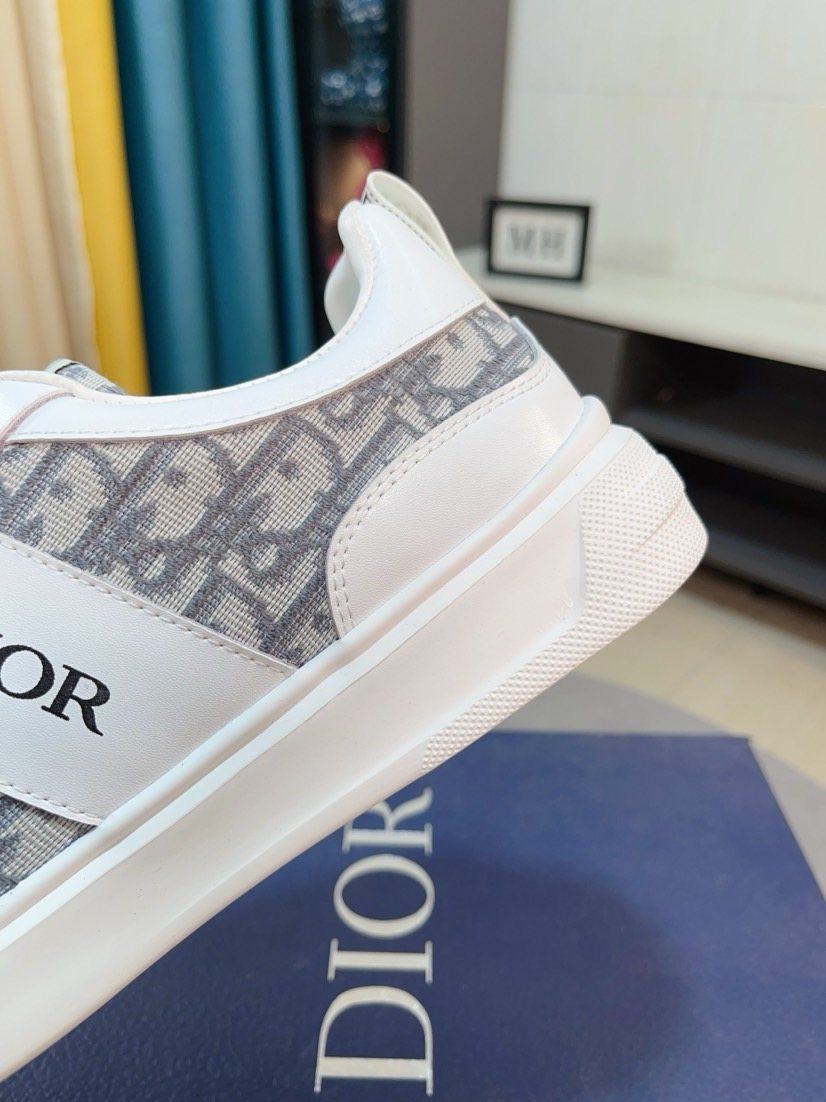 Dior Patterned Low-Top Sneakers — detail