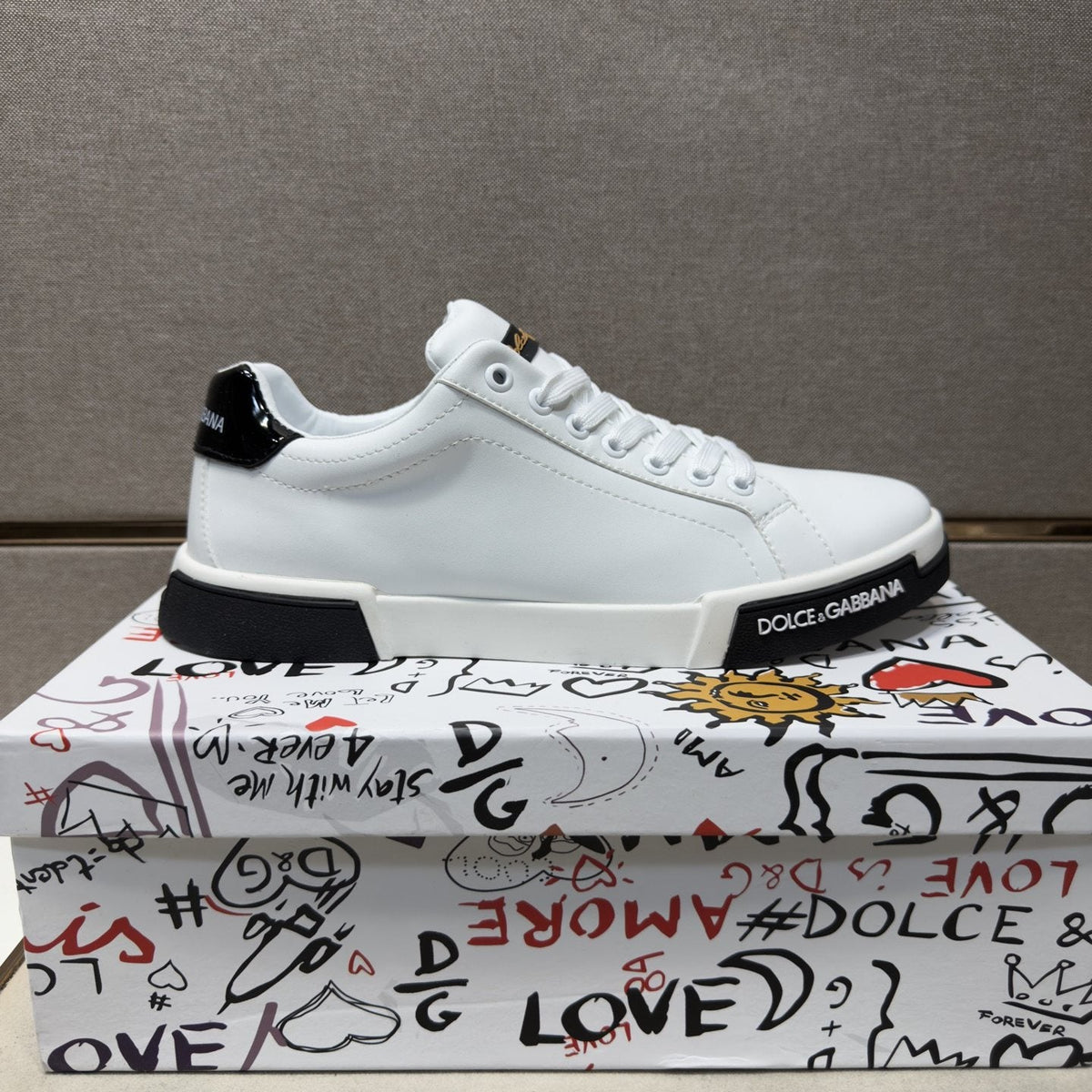 Dolce & Gabbana White Black Low-Top Sneakers — hero