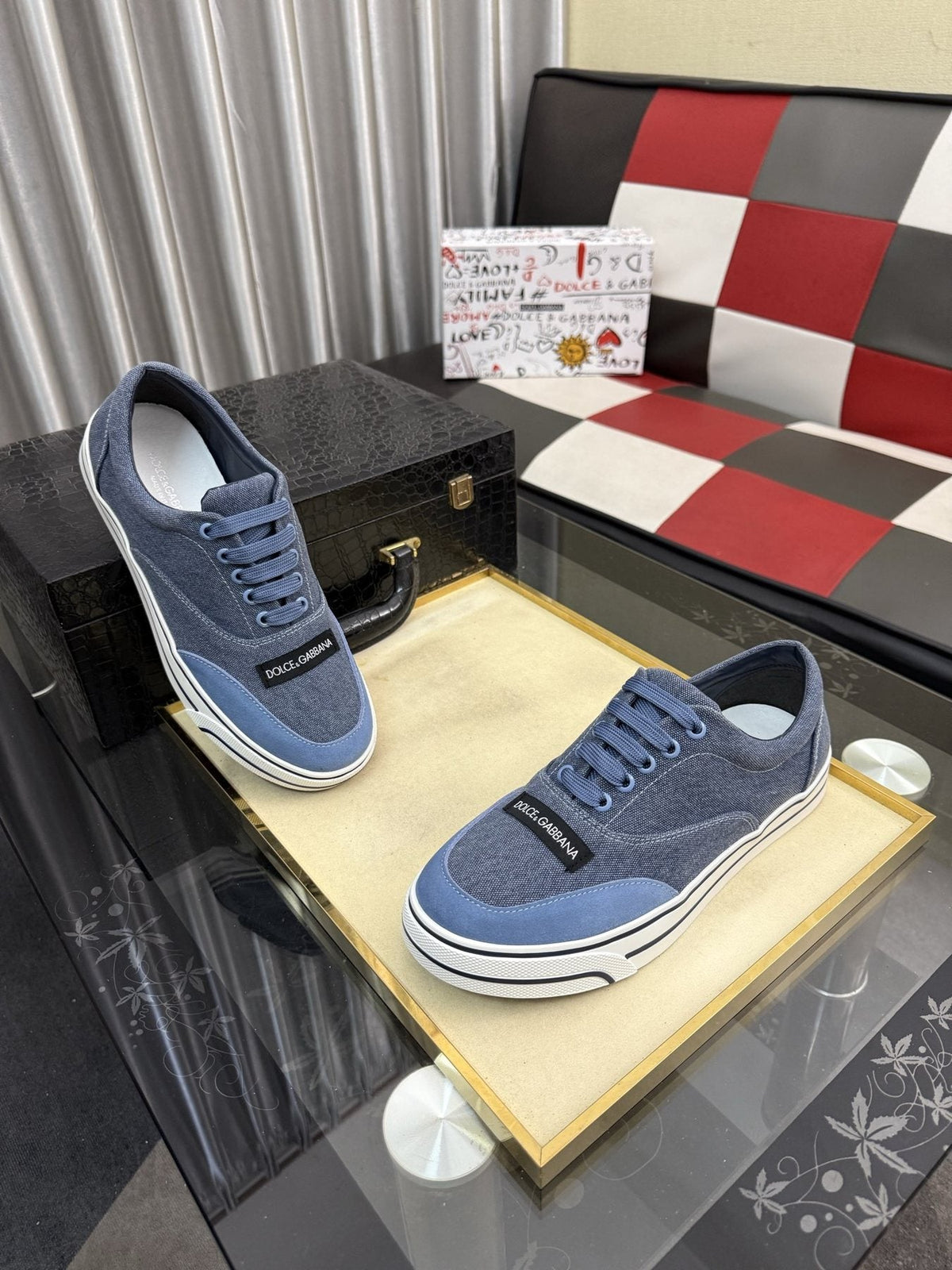 Dolce & Gabbana Low-Top Lace-Up Sneakers — front