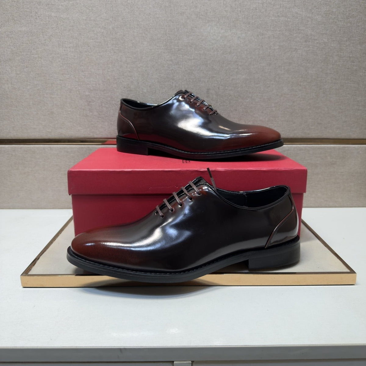 Ferragamo Men's Lace-Up Oxford Shoes — model