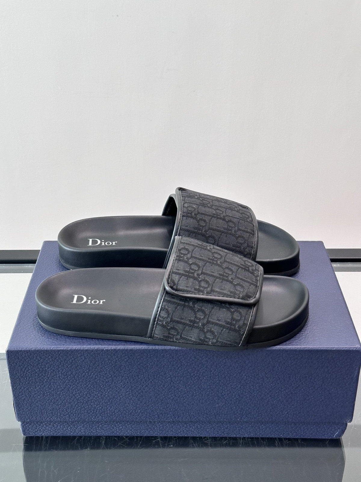 微商相册测试鞋子-Dior Patterned Strap Slide Sandals — hero