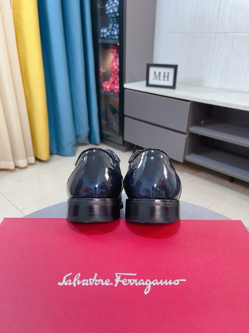 Ferragamo Plain-Toe Leather Lace-Up Dress Shoes — back
