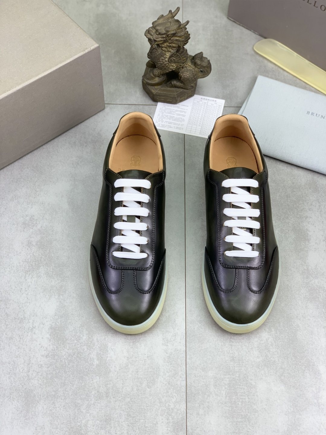 微商相册测试鞋子-Brunello Cucinelli Leather Low-Top Sneakers — front