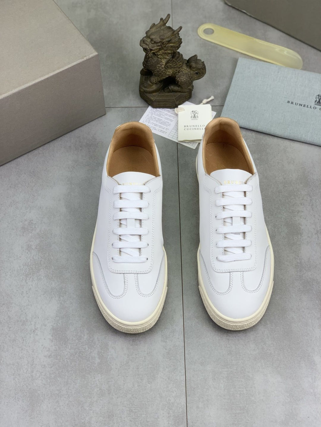 微商相册测试鞋子-Brunello Cucinelli Leather Low-Top Sneakers — front